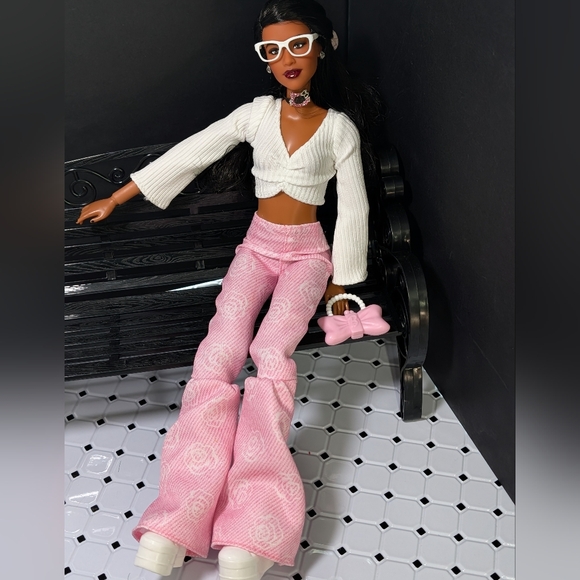Ailiyah Signature Barbie Custom Restyled - Picture 3 of 8
